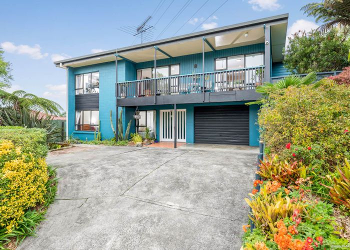  at 4 Stephen Lysnar Place, Hillsborough, Auckland