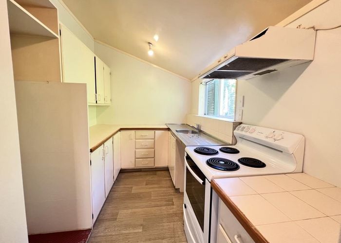  at 9 Hungerford Road (upper house), Lyall Bay, Wellington, Wellington