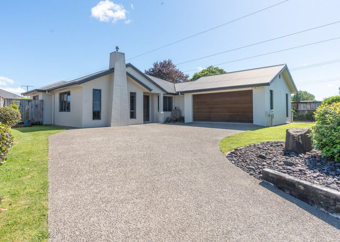  at 49 Stoneleigh Drive, Chartwell, Hamilton, Waikato