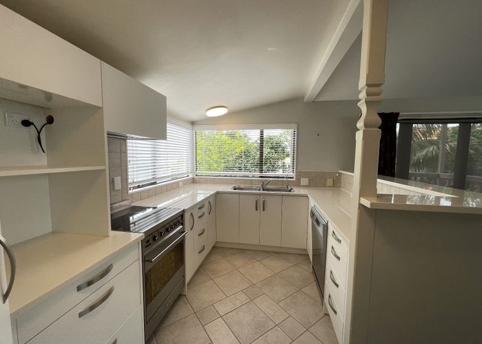  at 2/22 Ngataringa Road, Devonport, North Shore City, Auckland