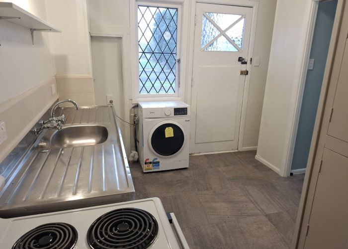  at 1/4 Kitchener Street, Claudelands, Hamilton, Waikato