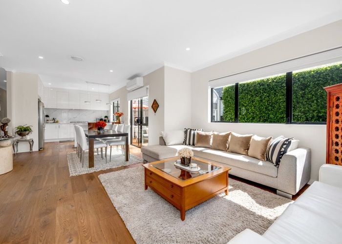  at 8 Lavey Road, Flat Bush, Manukau City, Auckland