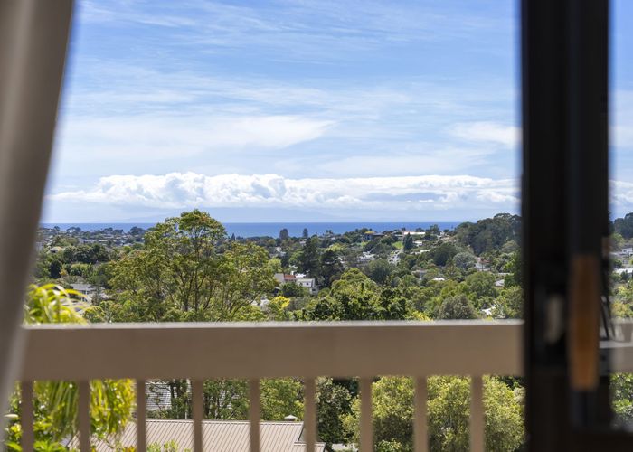  at 1/14 Kirkdale Place, Northcross, North Shore City, Auckland