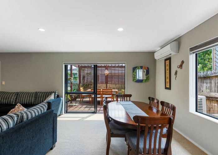  at 1/13 McInnes Road, Weymouth, Auckland