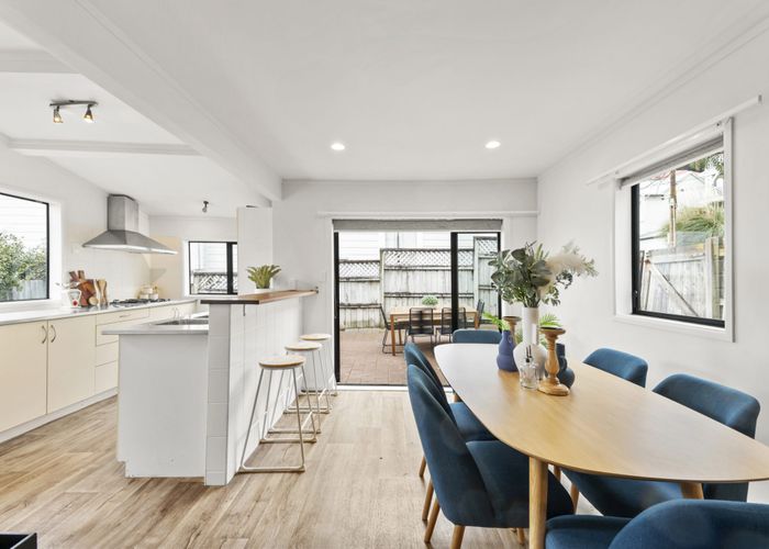  at 7 Derby Street, Mount Victoria, Wellington