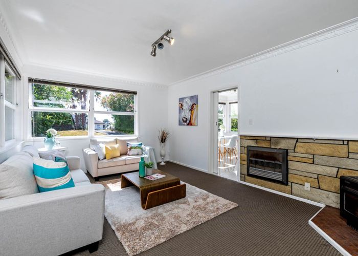  at 14 Sunhaven Avenue, Glenfield, Auckland