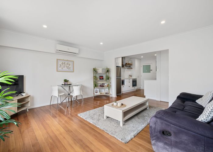  at 2/49 Brockworth Place, Riccarton, Christchurch