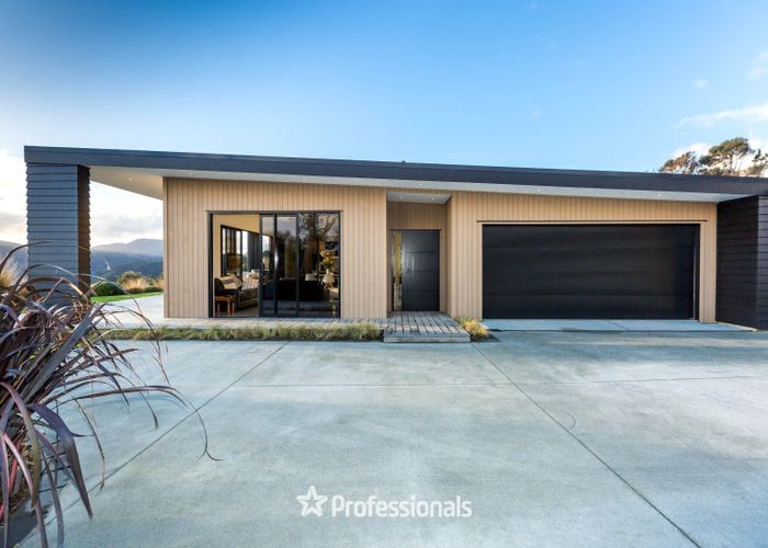  at 6 Stroma Way, Mount Marua, Upper Hutt, Wellington