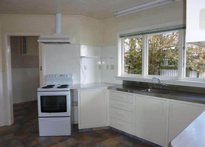  at 12 Brookby Crescent, Avonhead, Christchurch City, Canterbury