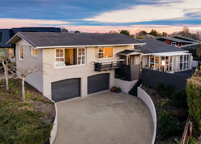  at 25 Hillcrest Place, Avonhead, Christchurch City, Canterbury