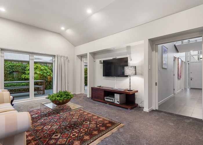  at 1/10 Naseby Street, Merivale, Christchurch City, Canterbury