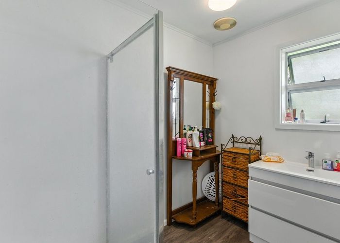  at 0 Sh57 Levin Shannon, Levin