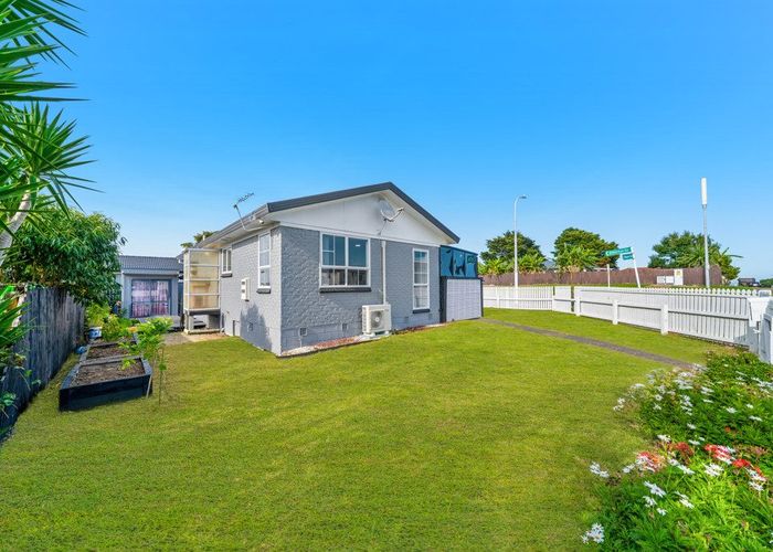  at 2/86 Palmers Road, Clendon Park, Manukau City, Auckland