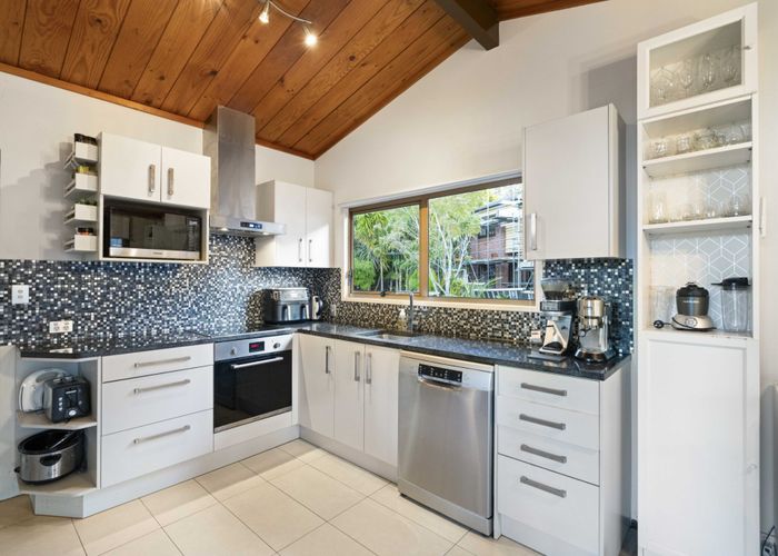  at 35 Kurnell Drive, Botany Downs, Manukau City, Auckland