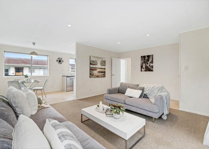  at 2/36 Archmillen Avenue, Pakuranga Heights, Manukau City, Auckland