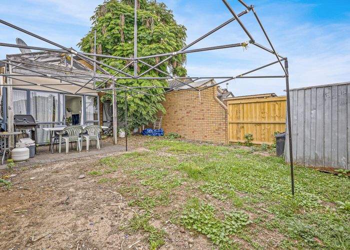  at 11/202 Massey Road, Māngere East, Auckland