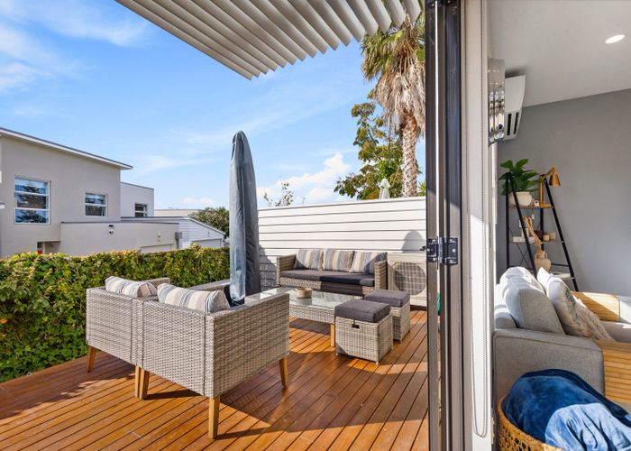  at 18/40 Scarlet Oak Drive, Albany, North Shore City, Auckland