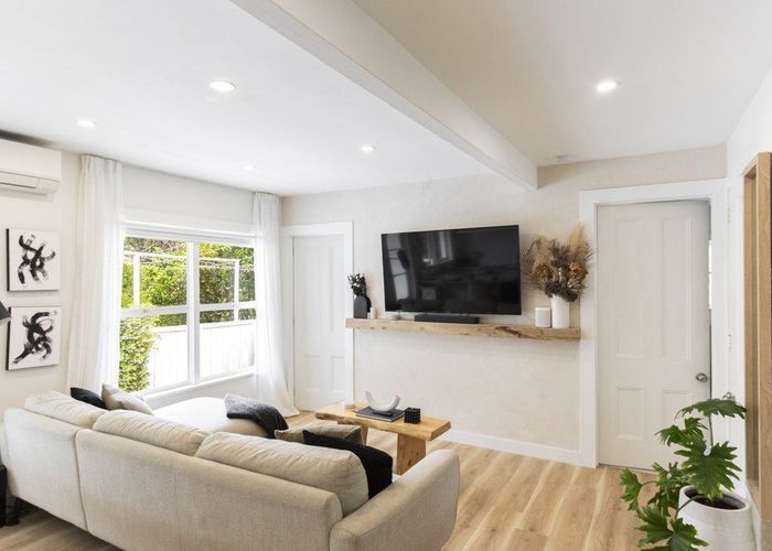  at 5/35 Shakespeare Road, Milford, Auckland