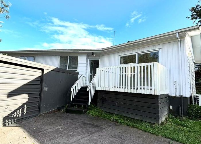  at 104 Kemp Road, Massey, Waitakere City, Auckland