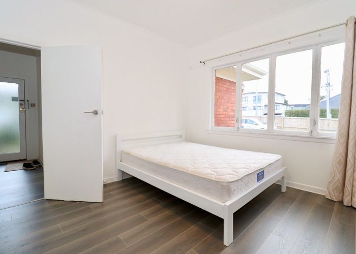  at 182 Bucklands Beach Road, Bucklands Beach, Manukau City, Auckland
