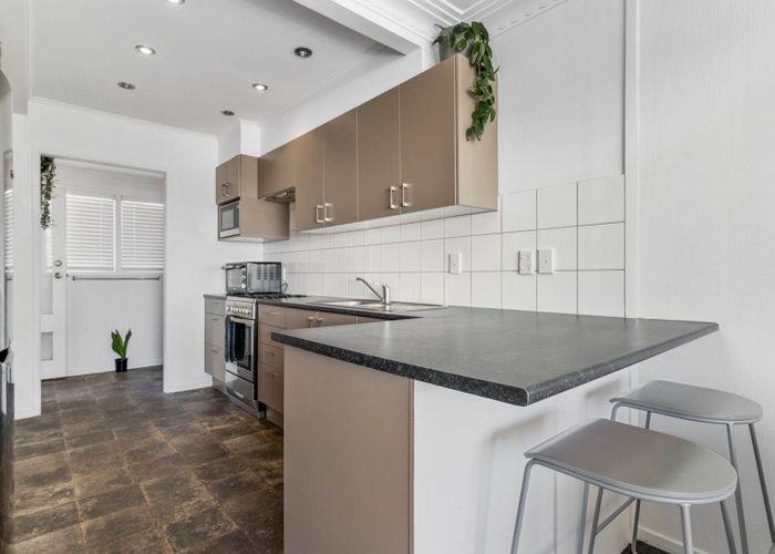  at 1B De Val Drive, New Lynn, Waitakere City, Auckland