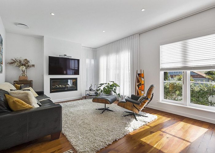  at 2/24 Francis Street, Hauraki, Auckland