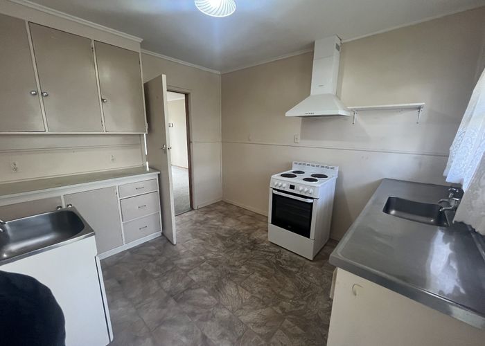  at 2/44 Cameron Road, Hamilton East, Hamilton, Waikato