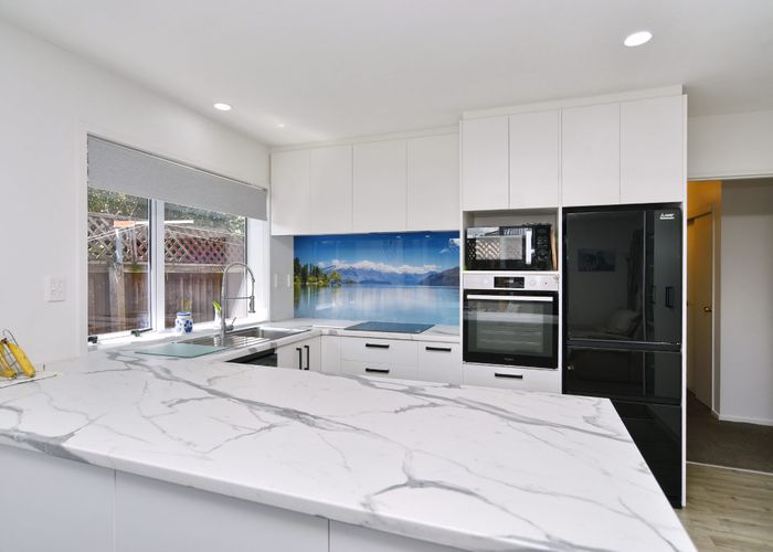  at 2/76 Highsted Road, Bishopdale, Christchurch City, Canterbury