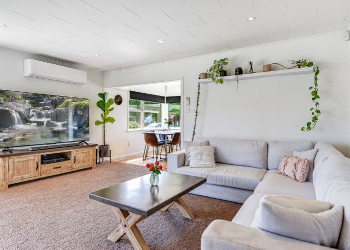  at 2 Katherine Place, Melville, Hamilton
