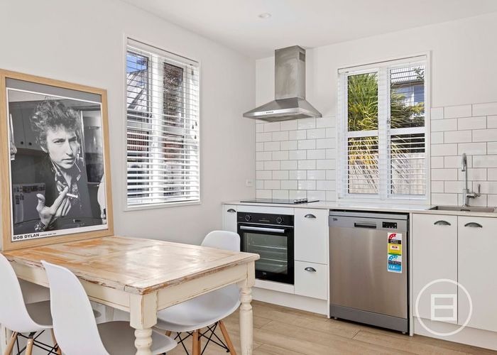  at 2/21 Buffon Street, Waltham, Christchurch