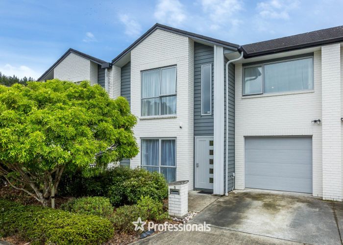  at 5 Ashington Road, Silverstream, Upper Hutt, Wellington