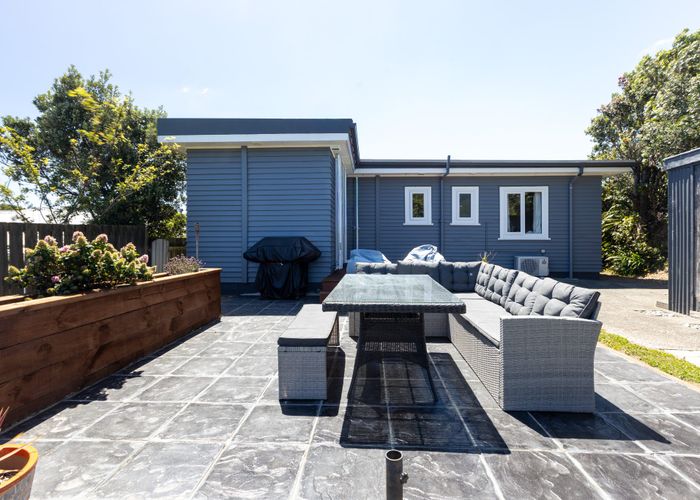  at 8 Lyndfield Lane, Newlands, Wellington, Wellington