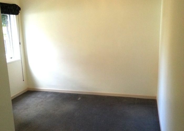  at 8 Eclipse Place, Half Moon Bay, Auckland