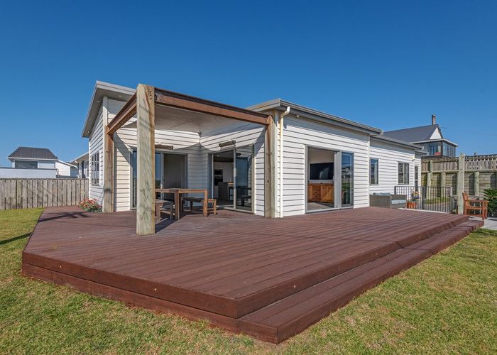  at 20 Ocean Beach Street, Foxton Beach, Foxton