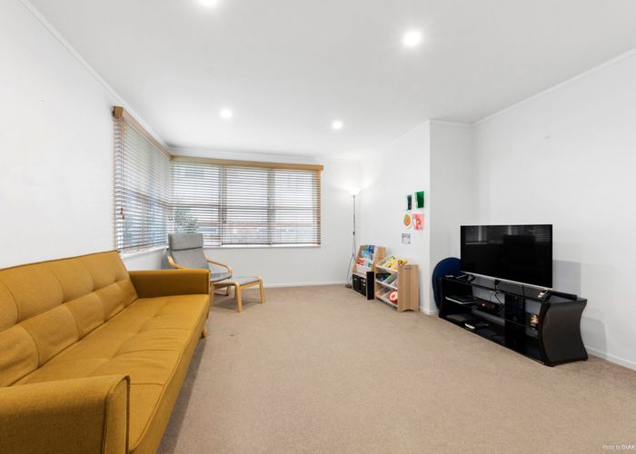  at 29 Carr Road, Three Kings, Auckland