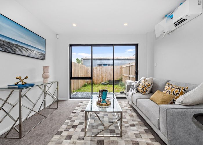  at 9/267 Great North Road, Henderson, Waitakere City, Auckland