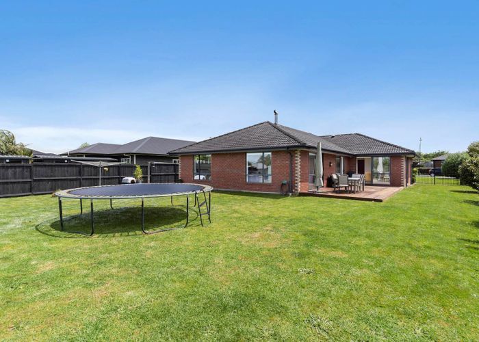  at 5 Drumkeen Place, Rosehill, Papakura