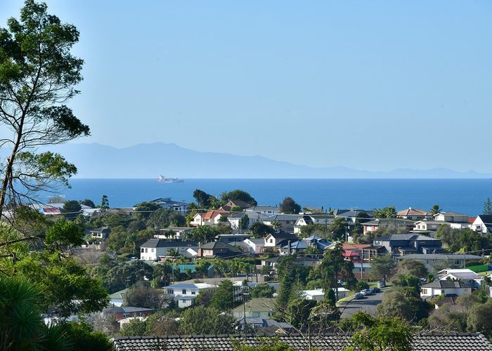  at 1/110 Arran Road, Browns Bay, Auckland