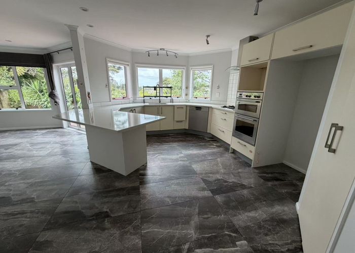  at 124 Pemberton ave, Bayview, North Shore City, Auckland