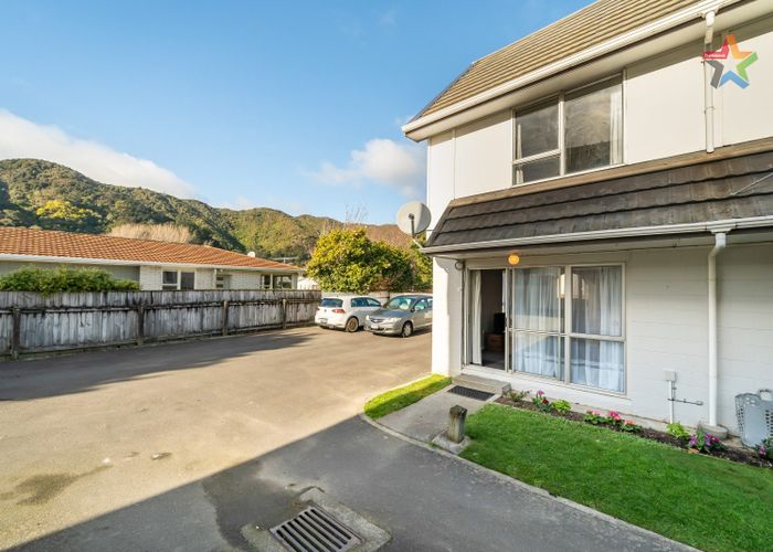  at 4D Flock Grove, Fairfield, Lower Hutt