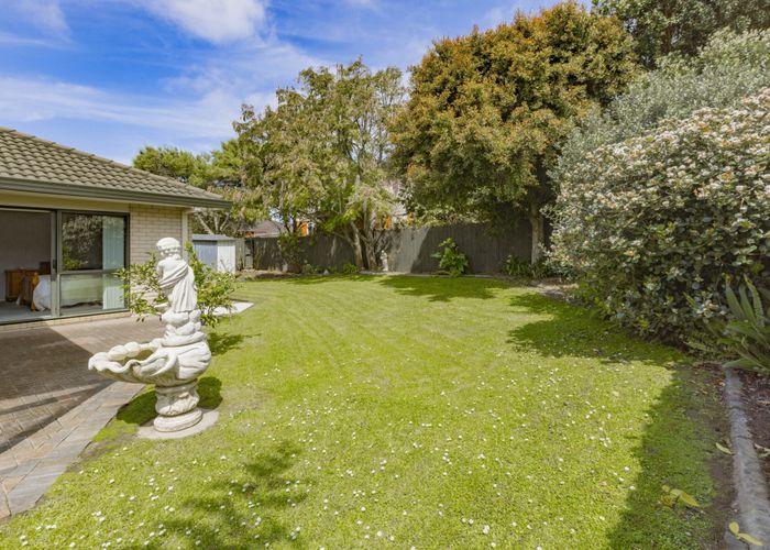  at 11 Norm Pellow Drive, Manurewa, Auckland