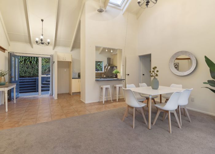  at 982 Beach Road, Torbay, Auckland