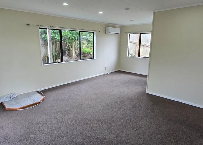  at 2/20 Applewood Drive, Henderson, Waitakere City, Auckland