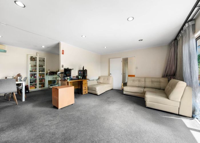  at 6 Theban Place, Totara Vale, North Shore City, Auckland