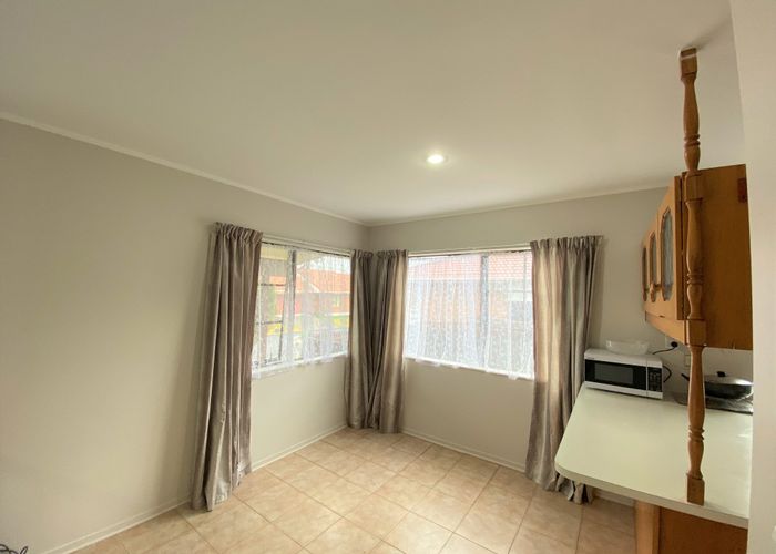  at 18 Bosnyak Drive, Te Atatu South, Waitakere City, Auckland