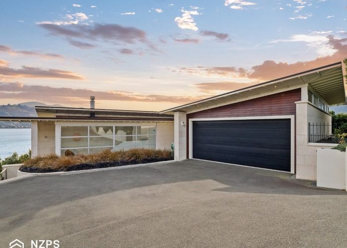  at 8 Mission Cove, Company Bay, Dunedin