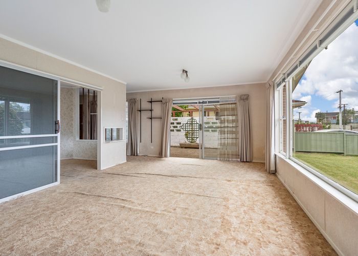  at 6 Michelle Place, Mangere, Auckland