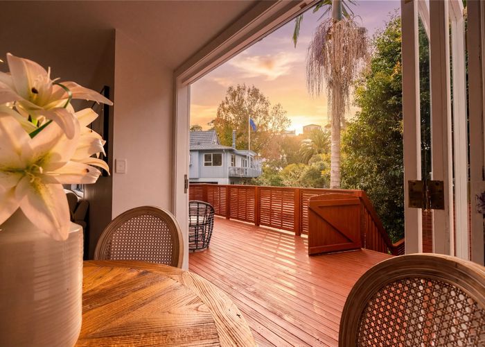  at 2/24 Wisteria Way, Mairangi Bay, North Shore City, Auckland