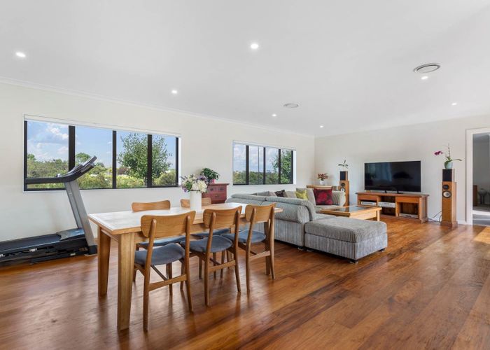  at 5 Angiangi Crescent, Beachlands, Manukau City, Auckland
