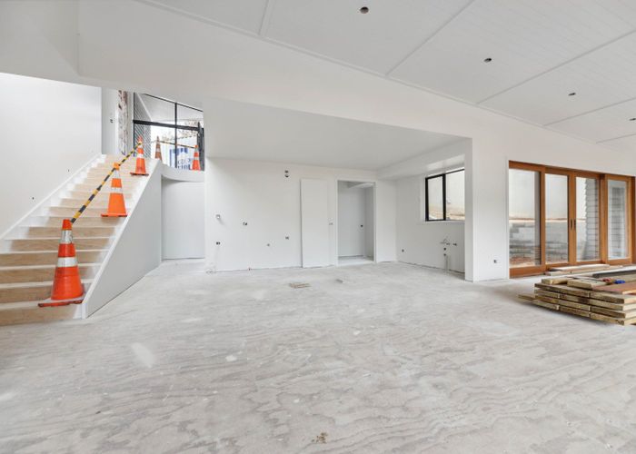  at 1027 River Road, Queenwood, Hamilton